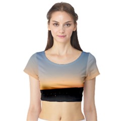 Photo Coucher Du Soleil Bleu/orange Short Sleeve Crop Top by kcreatif