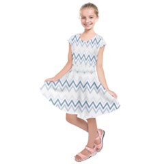 Chevrons Bleus/blanc Kids  Short Sleeve Dress by kcreatif