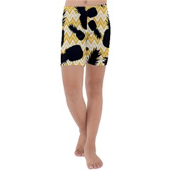 Ananas Chevrons Noir/jaune Kids  Lightweight Velour Capri Yoga Leggings by kcreatif