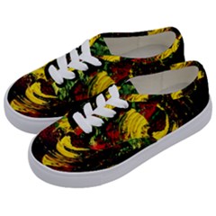 Revelation 1 3 Kids  Classic Low Top Sneakers by bestdesignintheworld