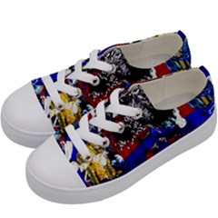 Holidays 1 1 Kids  Low Top Canvas Sneakers