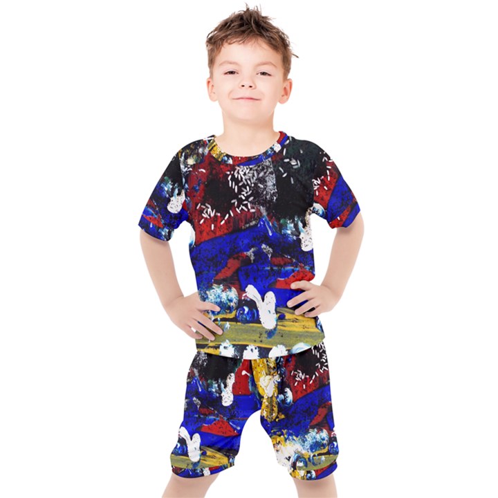 Holidays 1 1 Kids  Tee and Shorts Set