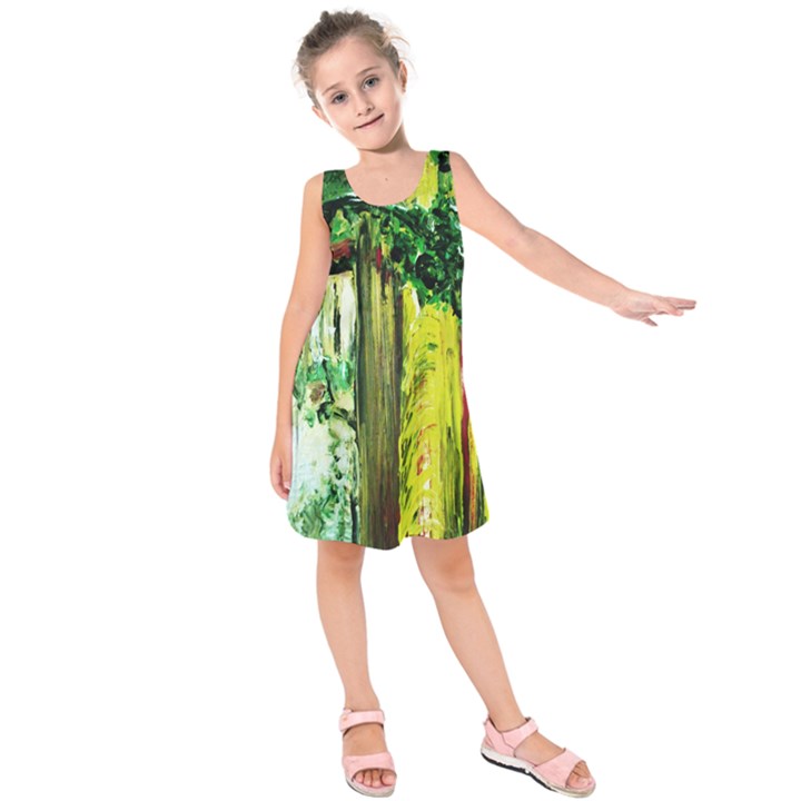 Old Tree And House With An Arch 8 Kids  Sleeveless Dress