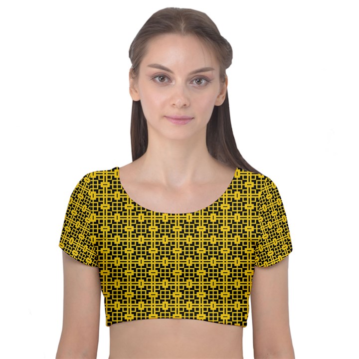 Venturo Velvet Short Sleeve Crop Top 