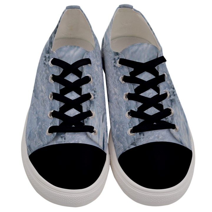 Ocean Waves Men s Low Top Canvas Sneakers