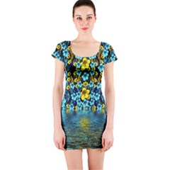 Flower Island And A Horizon Short Sleeve Bodycon Dress