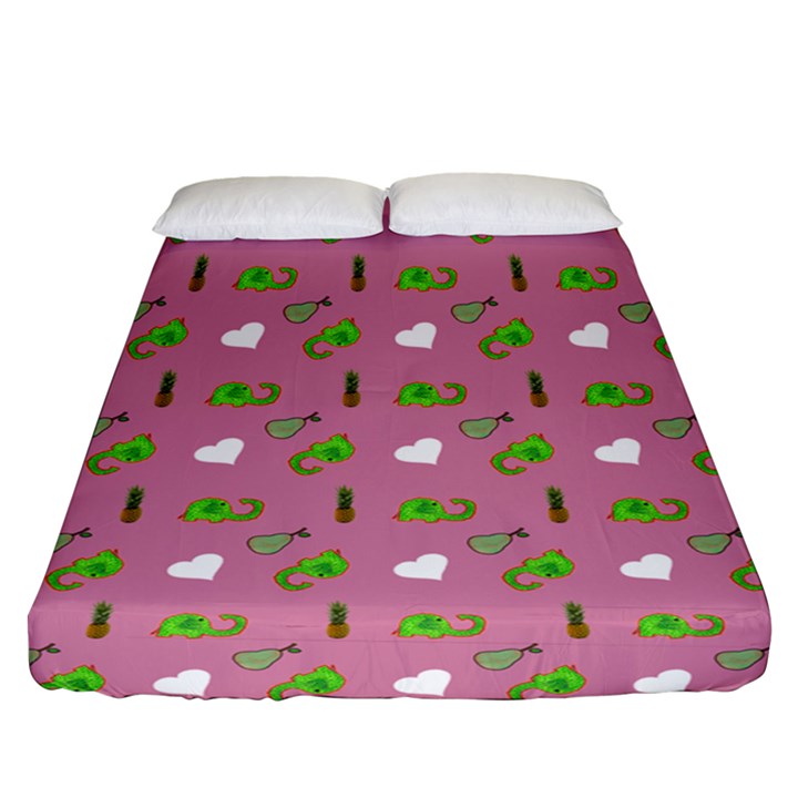 Green Elephant Pattern Mauve Fitted Sheet (Queen Size)