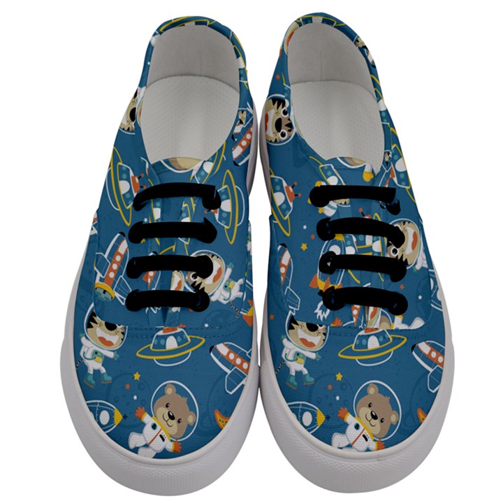 Seamless Pattern Funny Astronaut Outer Space Transportation Men s Classic Low Top Sneakers