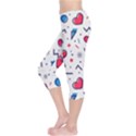 Hearts Seamless Pattern Memphis Style Capri Leggings  View3