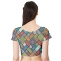 Diagonal Floral Tiles Pattern Short Sleeve Crop Top View2