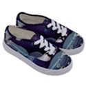 Alien Astronaut Scene Kids  Classic Low Top Sneakers View3