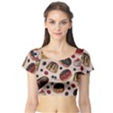 Seamless-pattern-with-sweet-cakes-berries Short Sleeve Crop Top View1