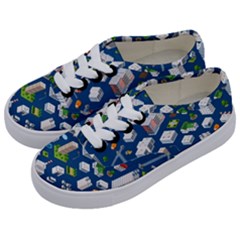 Isometric-seamless-pattern-megapolis Kids  Classic Low Top Sneakers by Vaneshart