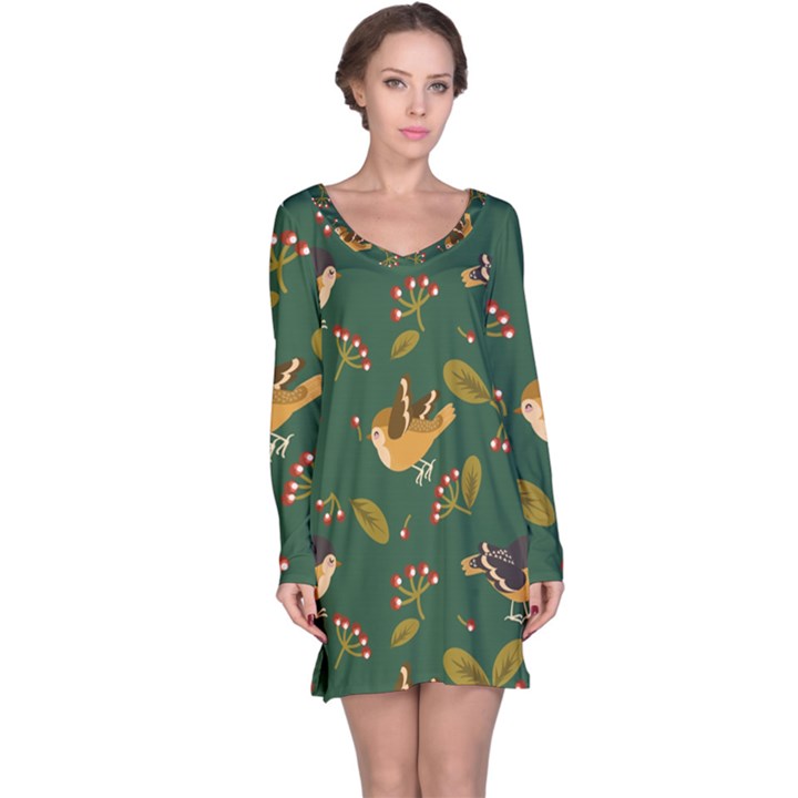 Cute seamless pattern bird with berries leaves Long Sleeve Nightdress