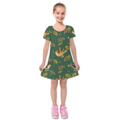 Cute Seamless Pattern Bird With Berries Leaves Kids  Short Sleeve Velvet Dress by BangZart