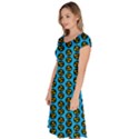 0059 Comic Head Bothered Smiley Pattern Classic Short Sleeve Dress View2