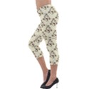 Abstract Flowers And Circle Lightweight Velour Capri Leggings  View3