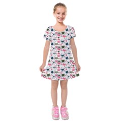 Adorable Seamless Cat Head Pattern01 Kids  Short Sleeve Velvet Dress