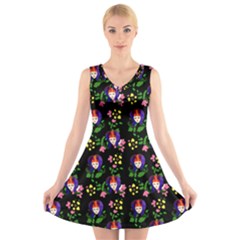 60s Girl Floral Daisy Black V-neck Sleeveless Dress by snowwhitegirl