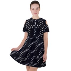 Black And White Geo Print Short Sleeve Shoulder Cut Out Dress 