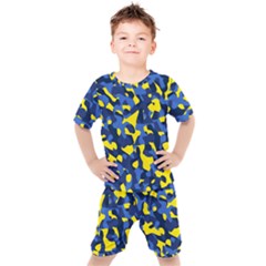 Blue And Yellow Camouflage Pattern Kids  Tee And Shorts Set by SpinnyChairDesigns