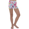 Tekstura-fon-tsvety-berries-flowers-pattern-seamless Kids  Lightweight Velour Yoga Shorts View1