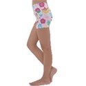 Tekstura-fon-tsvety-berries-flowers-pattern-seamless Kids  Lightweight Velour Yoga Shorts View2