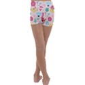 Tekstura-fon-tsvety-berries-flowers-pattern-seamless Kids  Lightweight Velour Yoga Shorts View4