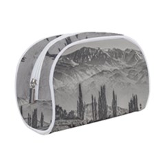 Deserted Landscape Highway, San Juan Province, Argentina Makeup Case (small) by dflcprintsclothing