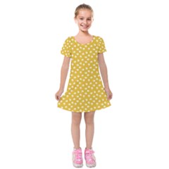 Saffron Yellow White Floral Pattern Kids  Short Sleeve Velvet Dress by SpinnyChairDesigns