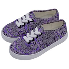 Floral Wreaths In The Beautiful Nature Mandala Kids  Classic Low Top Sneakers