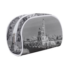 Tugboat At Port, Montevideo, Uruguay Makeup Case (small) by dflcprintsclothing