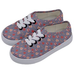 Auntumn Pretty Leaves Pattern Kids  Classic Low Top Sneakers by designsbymallika