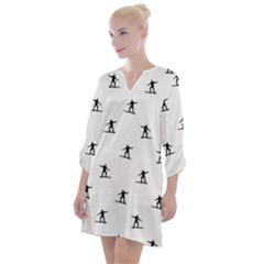 Black And White Surfing Motif Graphic Print Pattern Open Neck Shift Dress