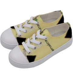 Jamaica, Jamaica  Kids  Low Top Canvas Sneakers by Janetaudreywilson