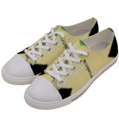 Jamaica, Jamaica  Women s Low Top Canvas Sneakers by Janetaudreywilson