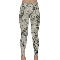 Pale Tropical Floral Print Pattern Classic Yoga Leggings