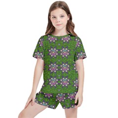 Star Over The Healthy Sacred Nature Ornate And Green Kids  Tee And Sports Shorts Set