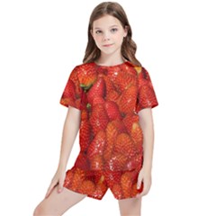 Colorful Strawberries At Market Display 1 Kids  Tee And Sports Shorts Set