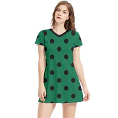 Large Black Polka Dots On Cadmium Green - Women s Sports Skirt