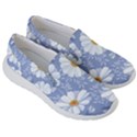 Chamomile flower Men s Lightweight Slip Ons View3