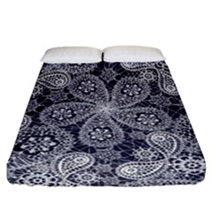 White flower mandala Fitted Sheet (California King Size)