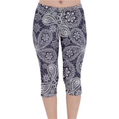 White flower mandala Velvet Capri Leggings 