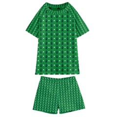 Green Christmas Tree Pattern Background Kids  Swim Tee And Shorts Set by Amaryn4rt