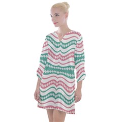 Waving Lines Vivid Pattern Open Neck Shift Dress