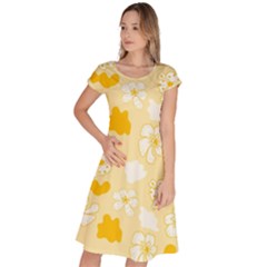 Abstract Daisy Classic Short Sleeve Dress by Eskimos