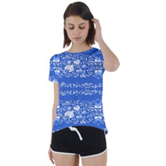 Blue Flowers Short Sleeve Foldover Tee by Eskimos