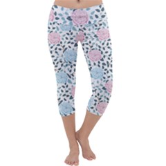 Cute Light Pink And Blue Modern Rose Pattern Capri Yoga Leggings by Grafftimi