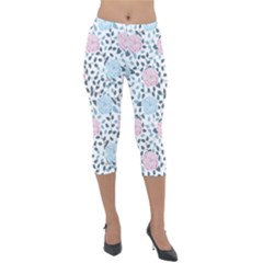 Cute Light Pink And Blue Modern Rose Pattern Lightweight Velour Capri Leggings  by Grafftimi