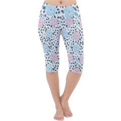 Cute Light Pink And Blue Modern Rose Pattern Lightweight Velour Cropped Yoga Leggings by Grafftimi